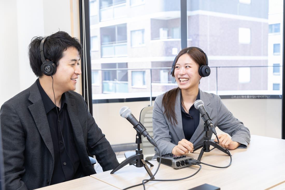 Podcast収録中の関川